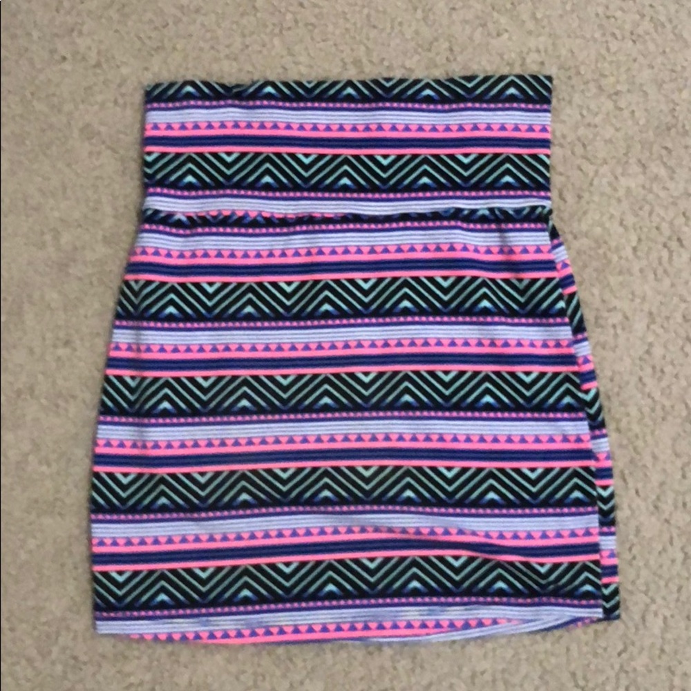 Vibrant pencil skirt